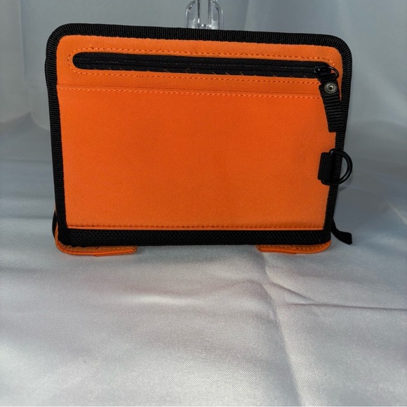 FILOFAX Orange Urban Style Organizer Binder Zip Around - Picture 5 of 12